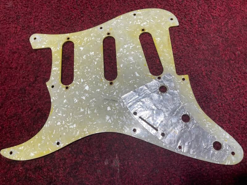 Fender Stratocaster Pearl Back 1968 - 1969 - 1970 - White Pickguard Old Reissue Relic image 1
