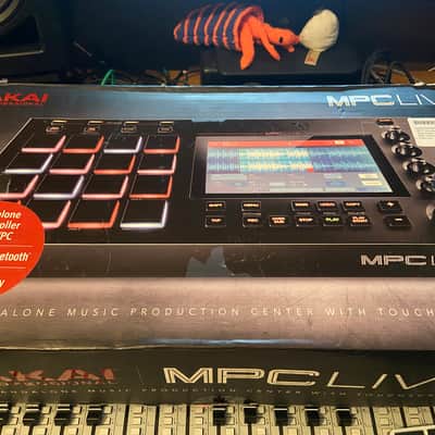 Akai MPC Live Standalone Sampler / Sequencer 2017 - 2020 - Black image 20