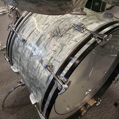 Ludwig Blue Olive Badge Sky Blue Pearl 4 Piece Shell Kit image 5