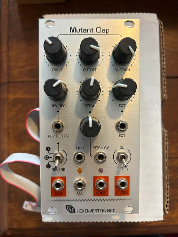 Hexinverter Mutant Clap 2010’s- - Silver image 1