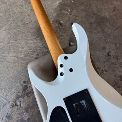 Balaguer Diablo Retro 27-Fret - Select Series - Gloss Solid White (Floyd Rose) image 5