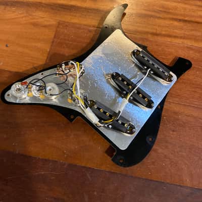 Genuine Fender MIM Strat Standard Pickups Tuxedo Stratocaster image 3