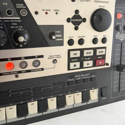 Roland MC-307 Groovebox 2000s - Silver and Black image 4