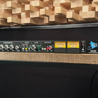 API 2500 Stereo Bus Compressor. API2500. Great condition. image 3