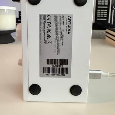 Arturia MiniFuse 1 USB-C Audio Interface 2021 - White image 3