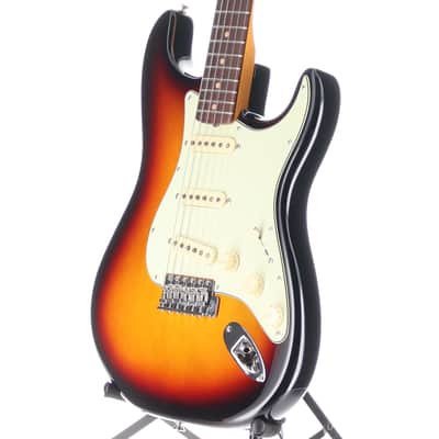 Fender Certified Pre-Owned American Vintage II 1961 Stratocaster, Rosewood Fingerboard, 3-Color Sunburst (P11) (63728) image 4