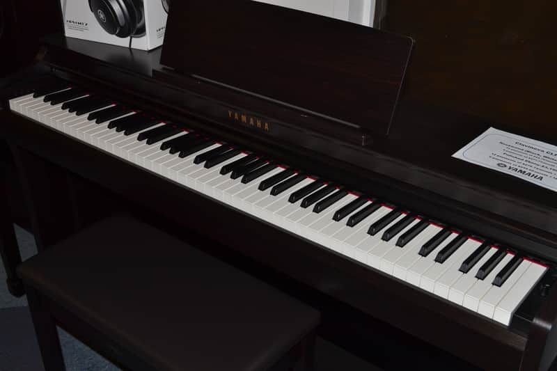 Yamaha Clavinova CLP-825 PE 2026 - Polished Ebony image 1