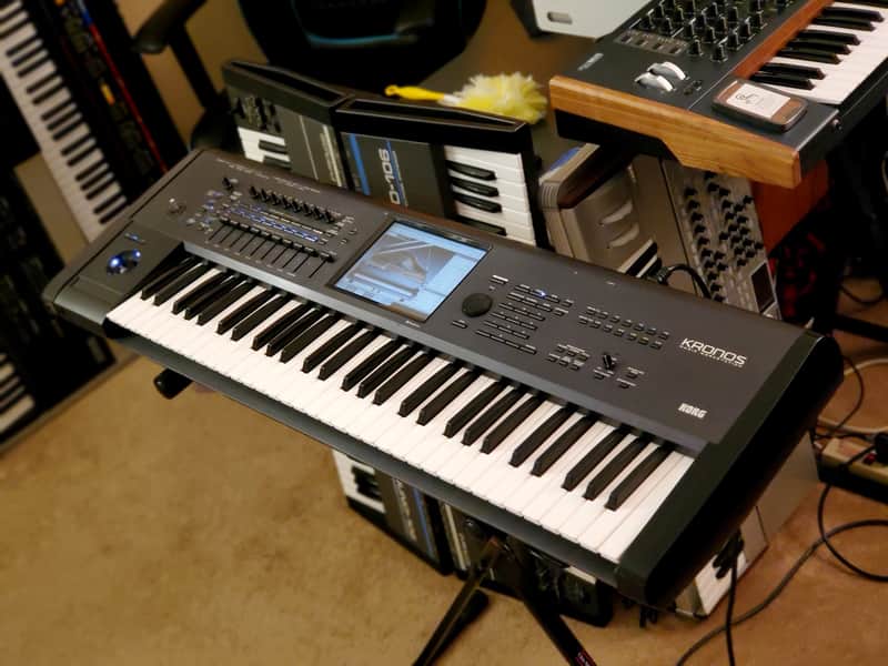 MUST SEE!!! KORG KRONOS 61 FULLY INSPECTED/SERVICED AND IN AMAZING CONDITION! image 1