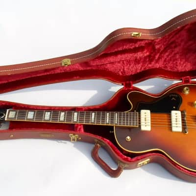Guild Aristocrat M-75 NOS Unsold Condition Vintage Museum Condition 1960 Sunburst image 3