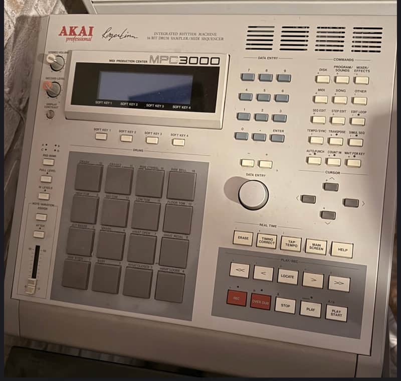 Akai MPC3000 + ORIGINAL MANUAL excellent cond. image 1
