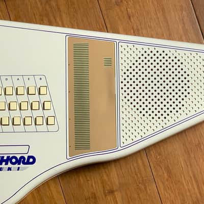 Suzuki OM-27 Omnichord with Power Adapter & Original Soft Case / Packaging 1981 - Ivory image 5