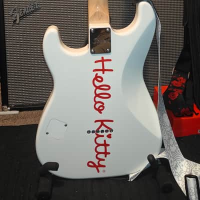 Squier by Fender Hello kitty Stratocaster image 6