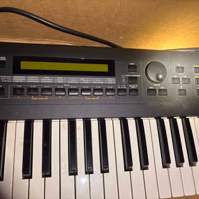 Roland XP-30 61-Key 64-Voice Expandable Synthesizer - Black image 5