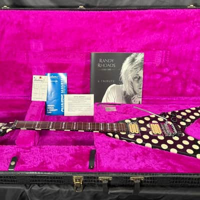 1998 Jackson USA Custom Shop Randy Rhoads - Limited Edition Flying V - Black with White Polka Dots - 150/150 image 2