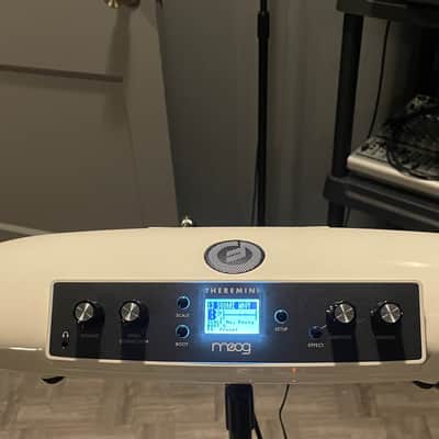 Moog Theremini Theremin 2018 - Present - White image 2