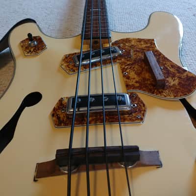 Royal Artist Bruno Rare 1960s Vintage Short-Scale Bass w/Gig Bag image 9