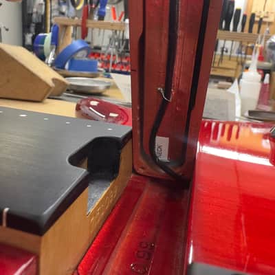 2004 F Bass BNF5 Fretless Transparent Red image 25