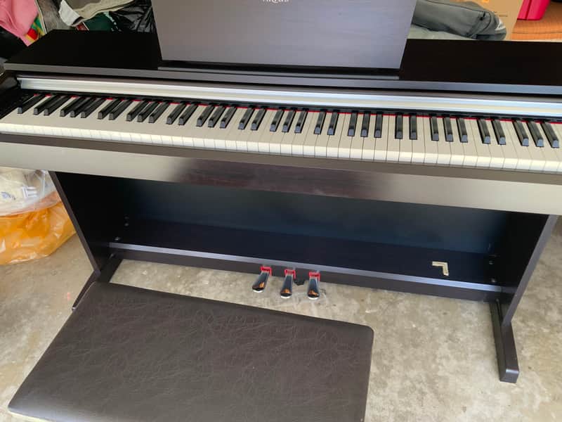 Yamaha YDP-141 Digital Piano 2012 - Walnut image 1