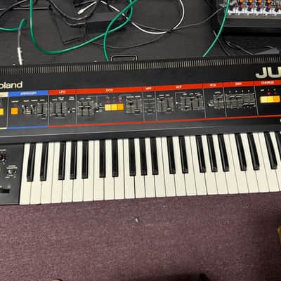 Roland Juno-60 61-Key Polyphonic Synthesizer 1982 - 1984 - Black