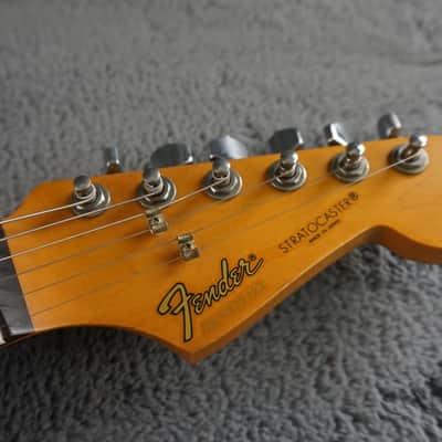 Fender Stratocaster 1984 - 1987 - White Japan image 8