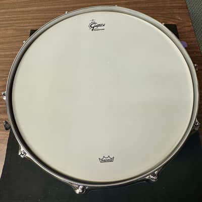 Gretsch Broadkaster 5.5x14 Snare Drum - Sky Blue Pearl image 6