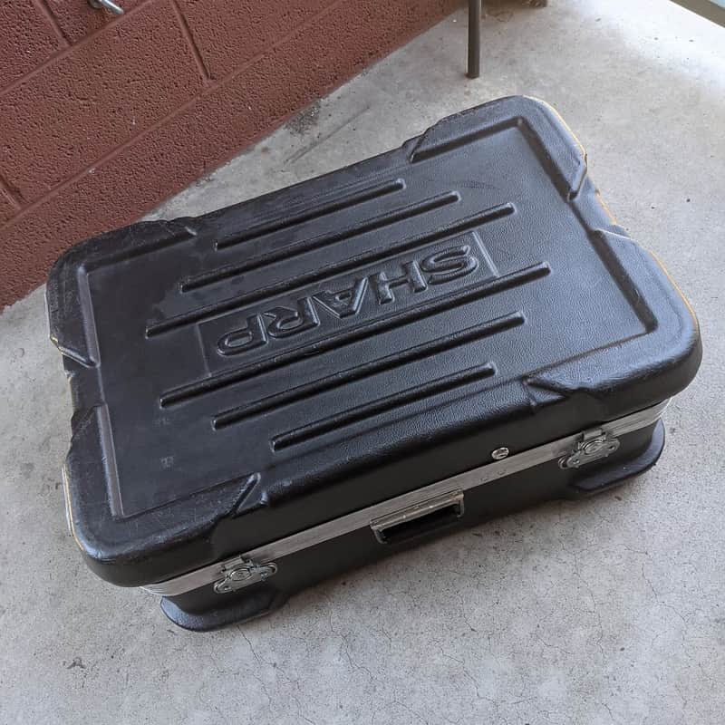 Sharp Road Case 28 x 18 x 13