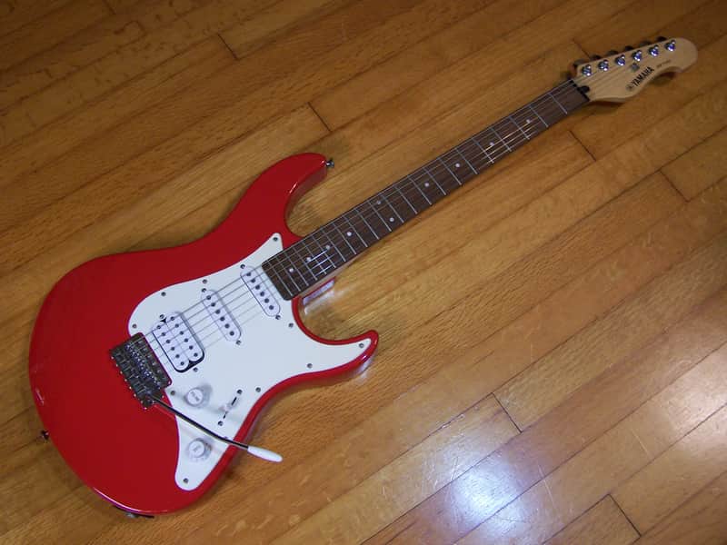 Yamaha EG 112C Electric Guitar | Reverb