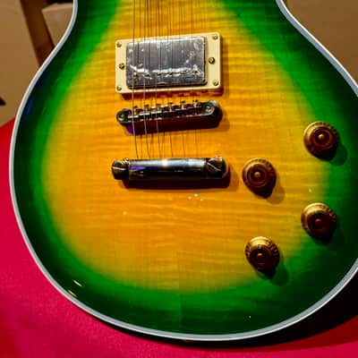 Vintage Guitars V100 30 ANNIVERSARY GREEN BURST W/ Bag image 16