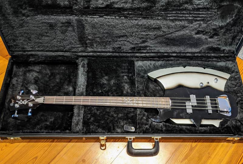 Cort 2010 Gene Simmons AXE Neckthrough, EMG Active Pickups KISS Bass Guitar w/OHSC, RARE! image 1