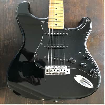 Fender Stratocaster, Alder Body, Maple Fretboard  1977 - Black image 5
