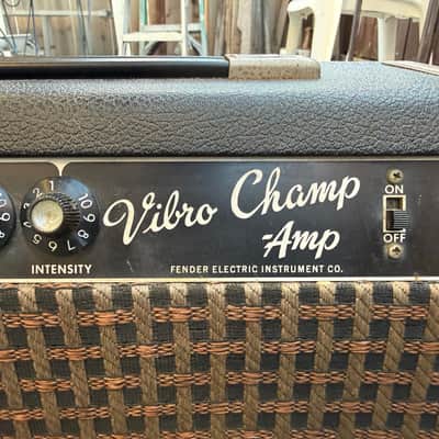 1964 Pre CBS Fender Vibro Champ 6-Watt 1x8" Guitar Combo 1964 - 1967 - Black Panel image 3