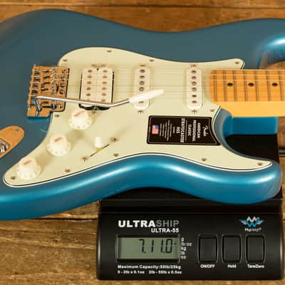 Fender American Professional Classic Stratocaster HSS - Maple - Faded Lake Placid Blue image 8