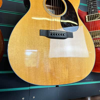 Martin Road Series 000E Retro Plus Gloss Natural 2024 Auditorium Electro image 3