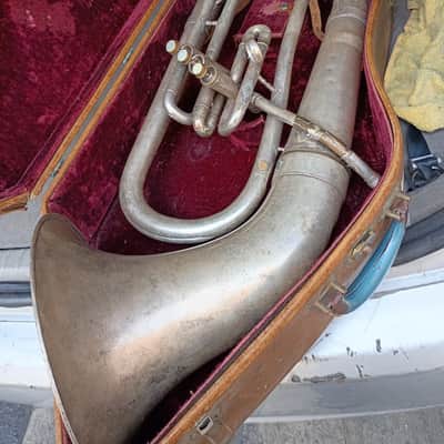 Holton 185 Bb Baritone with case image 2