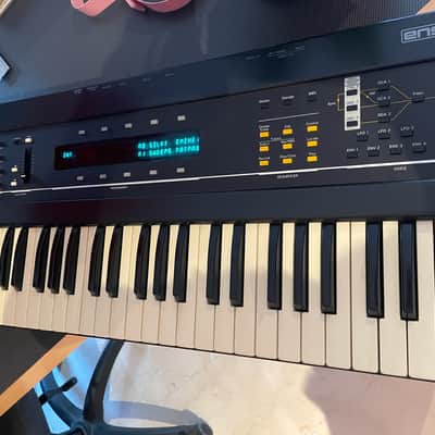 Ensoniq ESQ-1 Wave Synthesizer 1986 - Black