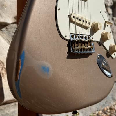 Fender Custom Shop 1965 Stratocaster Shoreline Gold over Lake Placid Blue 2022 - Shoreline Gold over Lake Placid Blue image 3