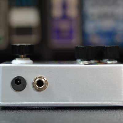 Flattley Guitar Pedals Crazy Diamond 2021 - Present - Silver / Rainbow Graphic image 5