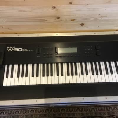 Roland W 30 1990 image 5