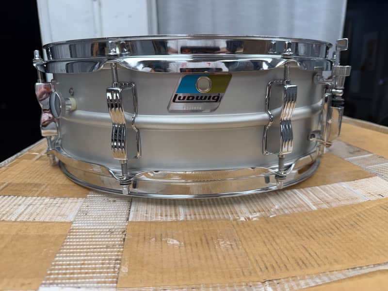 Ludwig Acrolite USA snare drum 5 x 14 very clean VINTAGE image 1