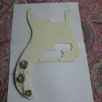 used light medium relic'd 1996 Fender Mexi Std P Bass WHITE (slightly aged) 3 Ply (w/b/w), 13 Hole PICKGUARD, NO heel truss rod adjustment notch, +wired CTS 250K audio V & T controls w/ 0.047µF capacitor & jack + knobs & screws (NO: pickups or bass) image 4