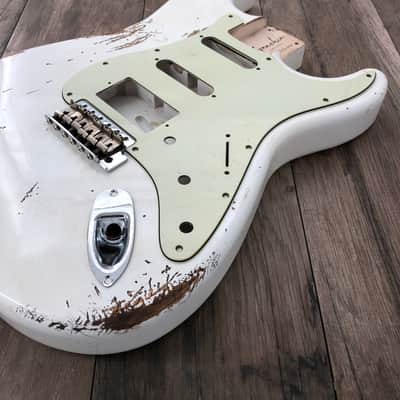 FRANCHIN Mercury guitar body Relic Aged Olympic White 100% Nitro Lacquer Cracks HSS Basswood Stratocaster-Strat-S-Style Made in Italy - Stock piece #23280826 image 8
