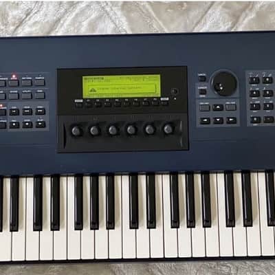 Yamaha EX7 Synthesizer Workstation