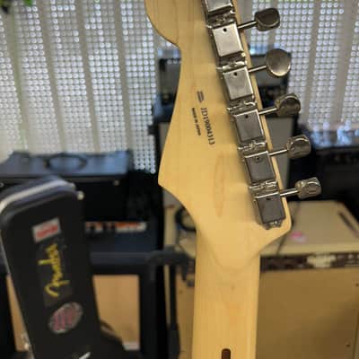 Fender Special Edition Aerodyne Classic Stratocaster MIJ - Crimson Red Transparent image 3