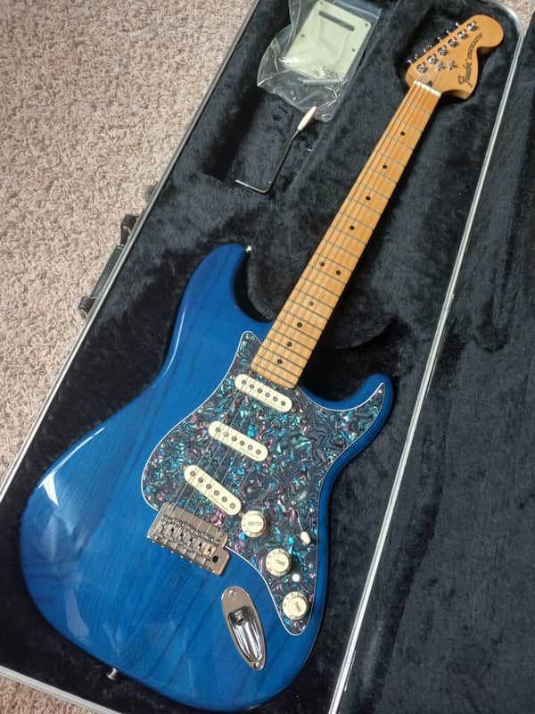 Fender Deluxe Stratocaster MIM w/Push Push Button, CTS 500k treble bleed pot, HSC Bild 1