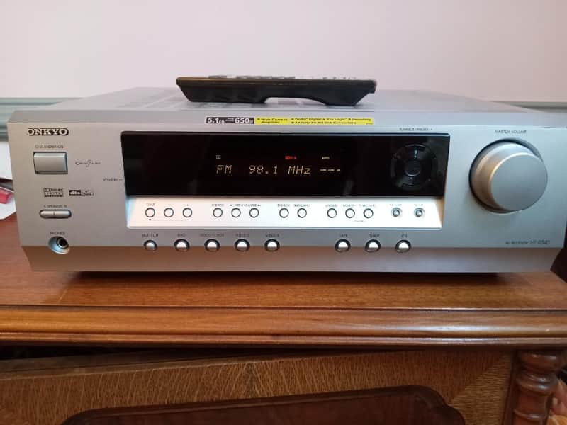 Onkyo HT R340 audio video 5.1 receiver in excellent condition image 1