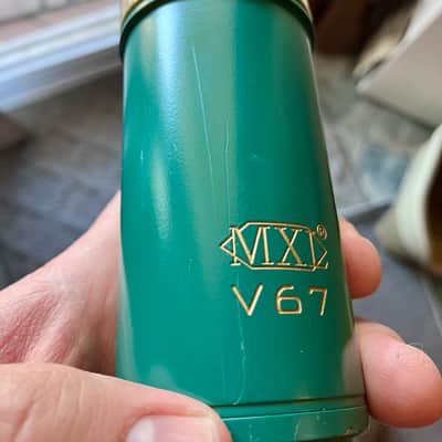 MXL V67G Large Capsule Condenser Mic 2010s Plus MXL USM 002 Universal Shock Mount for MXL mics - Green/Gold image 4