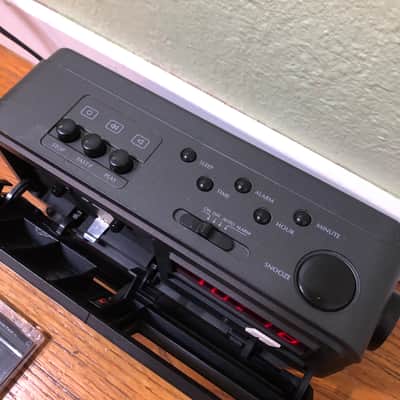Cassette Radio Alarm Clock - SERVICED image 7