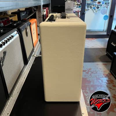 Supro Delta King 12 Ivory image 5