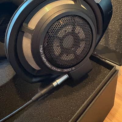 Sennheiser HD 800 Headphones 2010s - Black image 2
