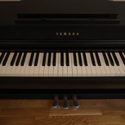 Yamaha CLP-735 Clavinova 88-Key Digital Piano - Black image 6